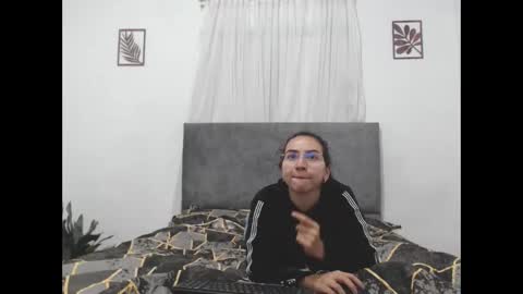 Snapshot of odette_brigh_ chatting on October 2025 01:36:02 AM Val online show from October 2025 01:36:02 AM