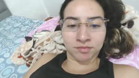 Snapshot of odette_brigh_ chatting on November 2025 10:43:01 PM Val online show from November 2025 10:43:01 PM