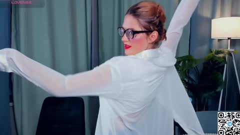 Snapshot of odettechurchwell chatting on November 2025 04:05:01 AM Eli online show from November 2025 04:05:01 AM