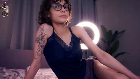 Thea online show from October 2025 07:09:02 PM