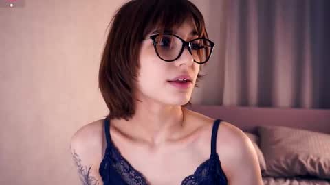 Thea online show from November 2025 07:08:02 PM