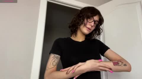 Thea online show from April 2026 04:56:01 AM