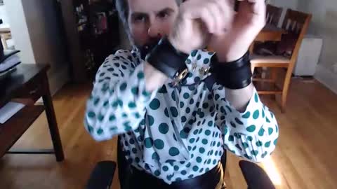 Snapshot of officetest101 chatting on February 2026 06:37:02 PM officetest101 online show from February 2026 06:37:02 PM