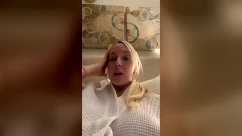 Snapshot of officialhelenxo chatting on August 2026 02:32:02 AM officialhelenxo online show from August 2026 02:32:02 AM