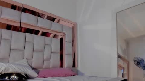 Holly  online show from March 2026 03:10:01 AM