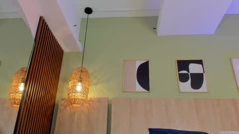 Holly online show from November 2025 11:21:02 AM