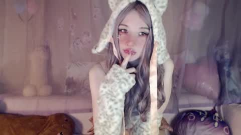 Snapshot of oh_pichuu chatting on November 2025 11:57:02 PM Milly online show from November 2025 11:57:02 PM