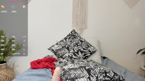 Snapshot of ohanna_ chatting on January 2025 01:00:01 AM ohanna_ online show from January 2025 01:00:01 AM