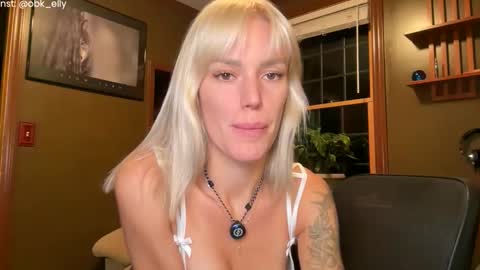 Kelly online show from October 2025 01:05:02 AM