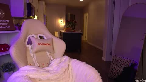 Kelly online show from November 2025 01:27:01 AM