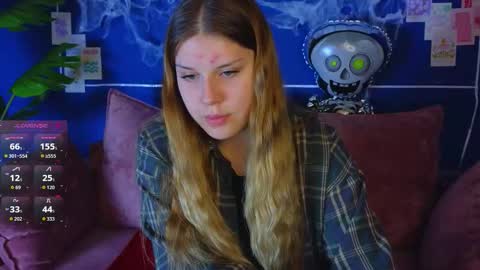 Caitlyn or Catie online show from October 2025 04:40:02 AM