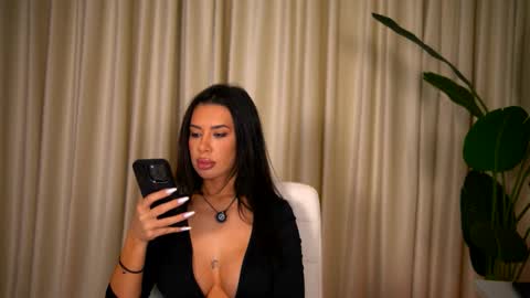 Julia online show from February 2026 05:05:01 AM