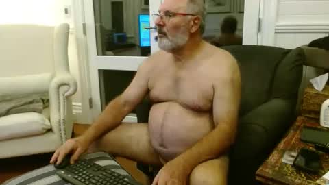 Snapshot of ohjonny55 chatting on December 2025 09:47:02 AM Ohjonny online show from December 2025 09:47:02 AM