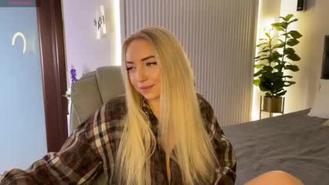 Snapshot of ohmyemma chatting on November 2025 01:16:01 AM Emma online show from November 2025 01:16:01 AM