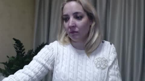 Mari online show from February 2025 10:07:02 PM