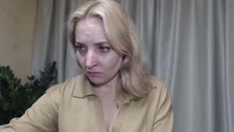 Mari online show from October 2025 02:14:01 PM