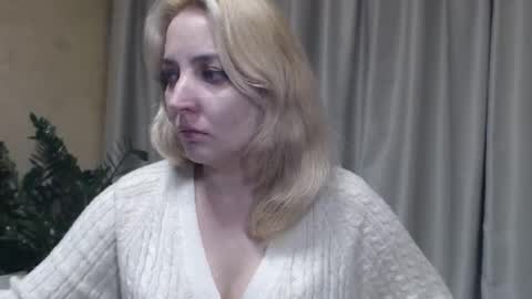 Mari online show from October 2025 02:56:02 PM