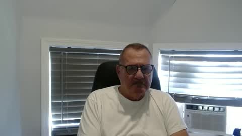oldguybigd online show from September 2025 11:26:02 PM