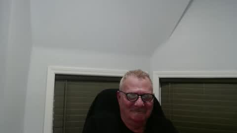 oldguybigd online show from April 2026 02:12:02 AM