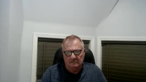 Snapshot of oldguybigd chatting on June 2026 04:24:01 AM oldguybigd online show from June 2026 04:24:01 AM