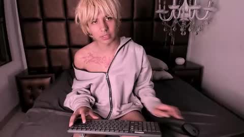 Snapshot of oliiverr22 chatting on November 2025 02:13:01 PM oliiverr22 online show from November 2025 02:13:01 PM