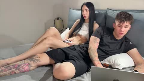 Olivia and Robie online show from October 2025 04:47:02 PM