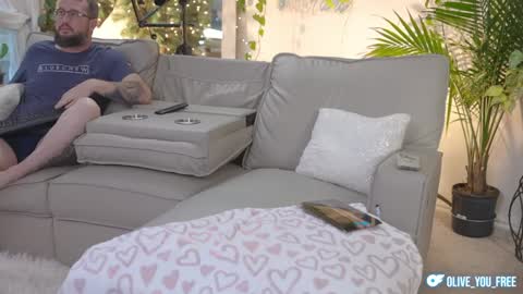 Olive online show from February 2025 12:08:01 AM