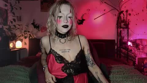 Snapshot of olivecum chatting on October 2025 01:29:01 PM Olive online show from October 2025 01:29:01 PM