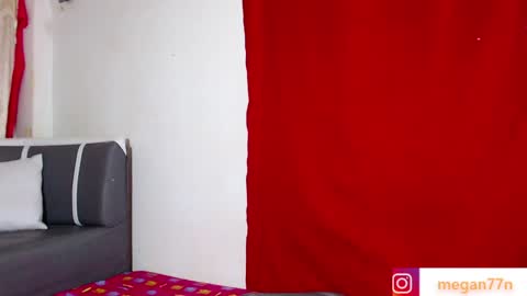 Snapshot of oliver_and_megan chatting on December 2024 08:58:01 AM Oliver and MeganIndependent online show from December 2024 08:58:01 AM