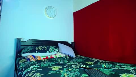 Snapshot of oliver_and_megan chatting on September 2025 09:55:01 AM Oliver and MeganIndependent online show from September 2025 09:55:01 AM