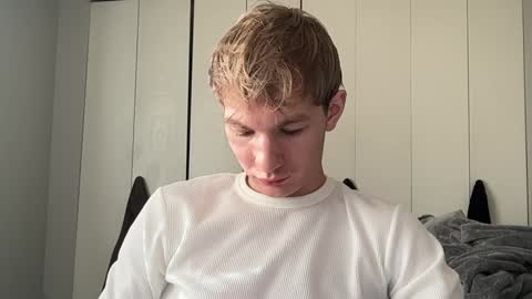 Snapshot of oliver_beck chatting on December 2024 07:36:01 PM Oliver Beck online show from December 2024 07:36:01 PM