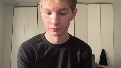 Snapshot of oliver_beck chatting on December 2024 05:37:01 PM Oliver Beck online show from December 2024 05:37:01 PM