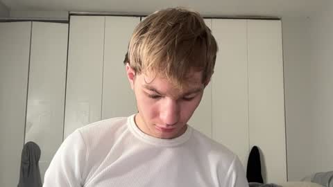 Snapshot of oliver_beck chatting on December 2024 06:48:02 PM Oliver Beck online show from December 2024 06:48:02 PM