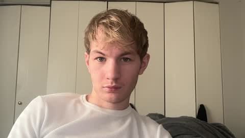 Snapshot of oliver_beck chatting on December 2024 07:28:02 PM Oliver Beck online show from December 2024 07:28:02 PM