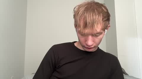 Snapshot of oliver_beck chatting on January 2025 08:00:01 PM Oliver Beck online show from January 2025 08:00:01 PM