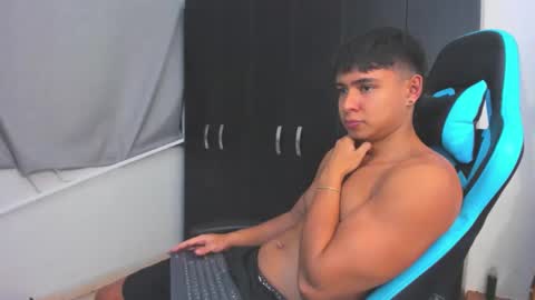 Oliver bray online show from December 2025 10:37:02 PM