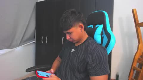 Oliver bray online show from December 2025 05:10:02 PM