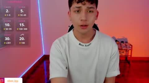 Snapshot of oliver_kyy chatting on September 2025 03:24:02 PM oliveeer online show from September 2025 03:24:02 PM