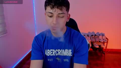 Snapshot of oliver_kyy chatting on September 2025 07:17:01 PM oliveeer online show from September 2025 07:17:01 PM