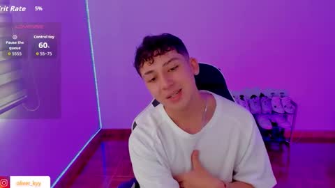 Snapshot of oliver_kyy chatting on September 2025 06:33:01 PM oliveeer online show from September 2025 06:33:01 PM