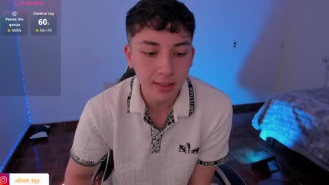 Snapshot of oliver_kyy chatting on May 2026 07:08:01 PM oliveeer online show from May 2026 07:08:01 PM