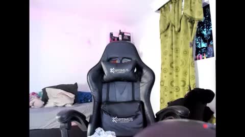 Snapshot of oliver_mrgn chatting on October 2025 11:02:01 PM oliver_mrgn online show from October 2025 11:02:01 PM