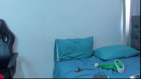 Snapshot of oliver_smith_2 chatting on December 2024 05:34:01 PM oliver_smith_2 online show from December 2024 05:34:01 PM