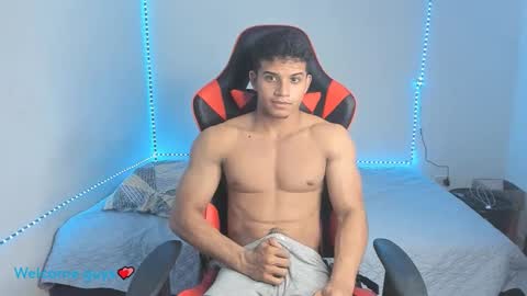 Snapshot of oliver_thompsson chatting on December 2024 11:58:01 PM oliver thompsson online show from December 2024 11:58:01 PM