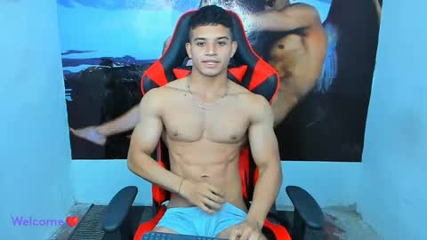 Snapshot of oliver_thompsson chatting on December 2024 10:52:02 PM oliver thompsson online show from December 2024 10:52:02 PM