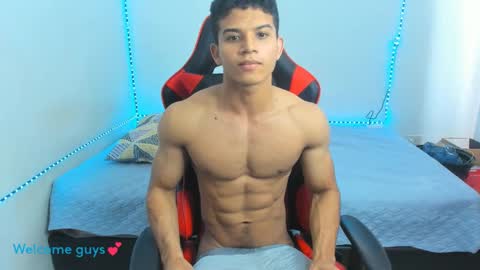 Snapshot of oliver_thompsson chatting on January 2025 04:19:01 PM oliver thompsson online show from January 2025 04:19:01 PM