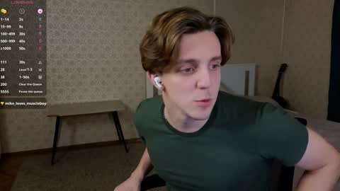 Snapshot of oliver_travis chatting on December 2024 01:07:02 AM Oliver Evans online show from December 2024 01:07:02 AM