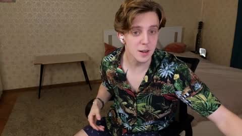 Snapshot of oliver_travis chatting on December 2024 01:03:01 AM Oliver Evans online show from December 2024 01:03:01 AM