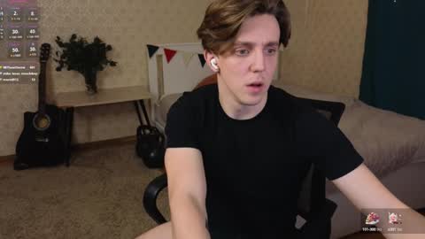 Snapshot of oliver_travis chatting on January 2025 02:42:02 AM Oliver Evans online show from January 2025 02:42:02 AM