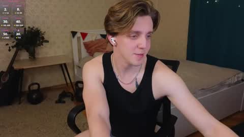 Snapshot of oliver_travis chatting on February 2025 11:37:01 PM Oliver Evans online show from February 2025 11:37:01 PM